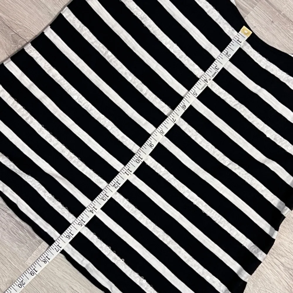 Banana Republic Black & White Sequined Tank Top Size Large - Picture 11 of 12